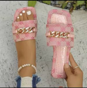 Bella Chain – Sandales Ouvertes Rose à Chaîne Dorée